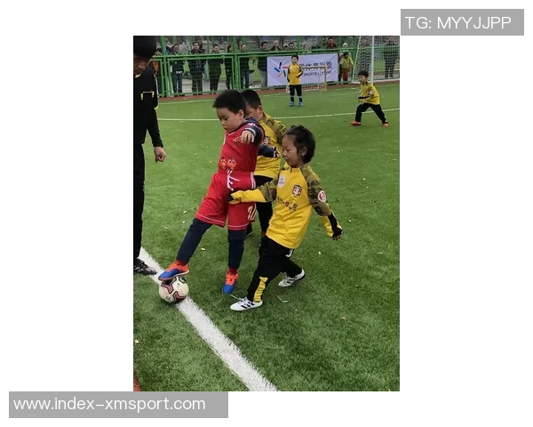 朝阳足球培训助力青少年成长打造足球梦想的摇篮与未来之路